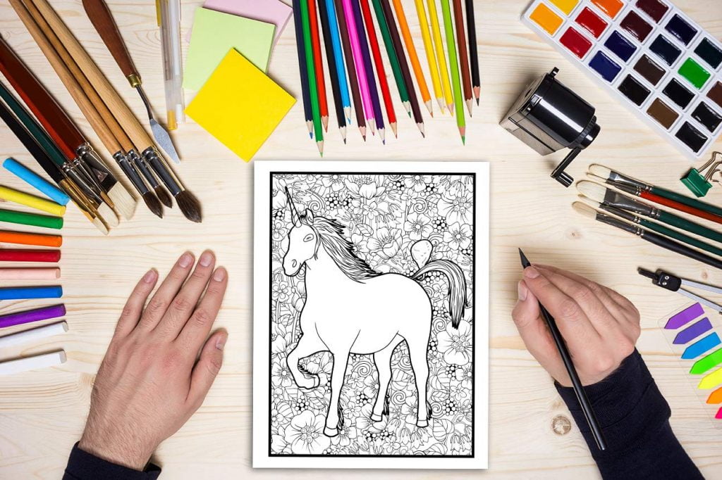 Pets magiques : Un livre de coloriage pour adultes - 30 pages drôles à colorier avec nains, sirènes, licornes, dragons & autres créatures magiques - 66 pages Format A4
