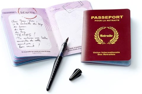Passeport pour la Retraite : Livre d'Or Original pour Collègue - Cadeau Pot de Départ Inoubliable